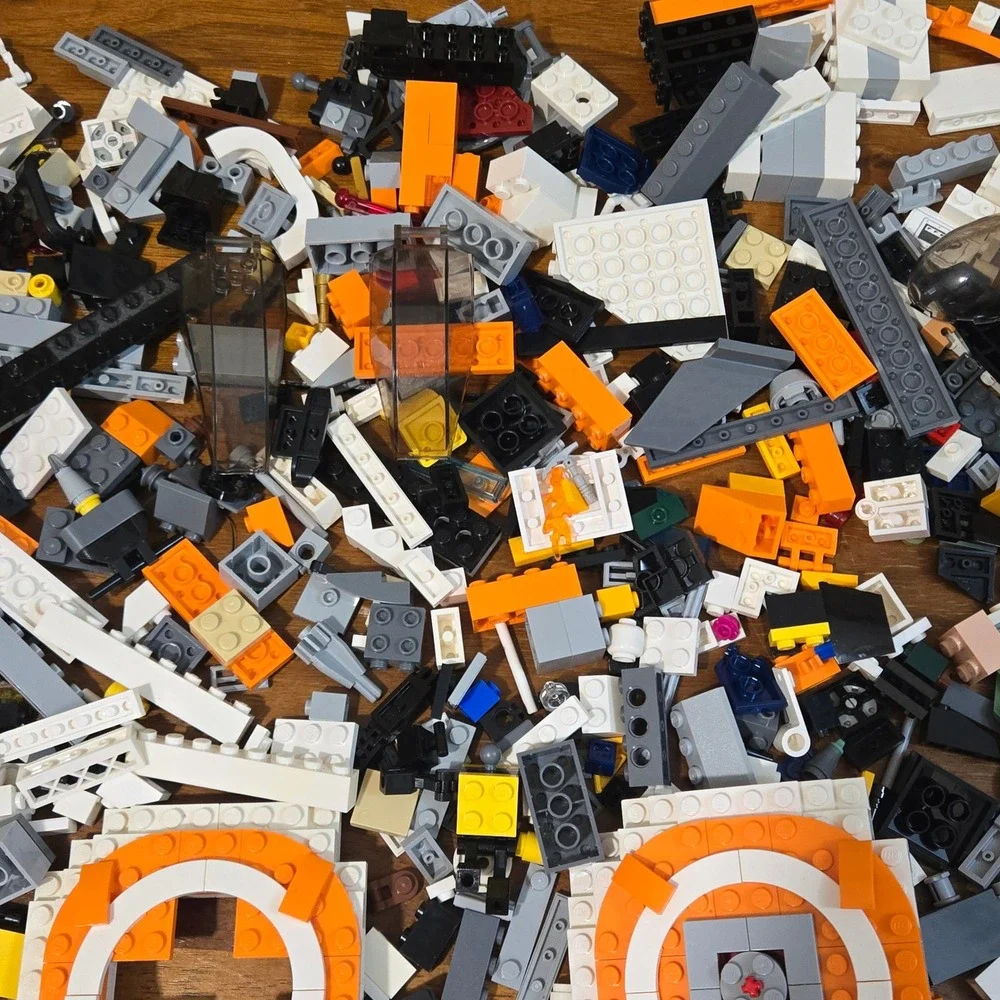 LEGO Bulk Lot 5lb Mixed Bricks Specialty Pieces Star Wars BB-8 Parts Assortment